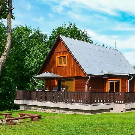 Domek alpejski With Well Kept Fenced In Rice On The Shore Kyjov (Usti nad Labem)
