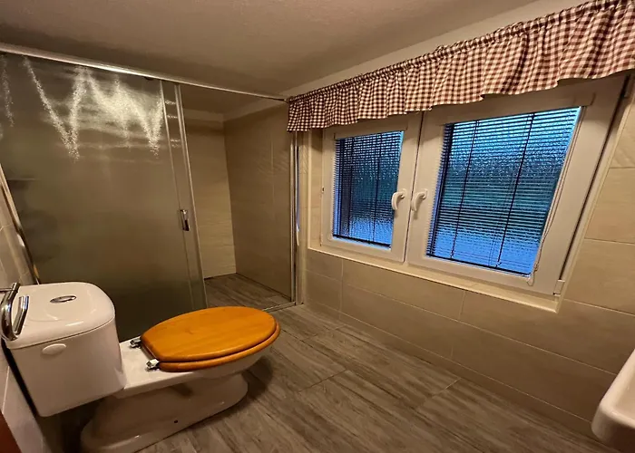 Relaxing Forest Escape With Bbq Chalet Kyjov (Usti nad Labem)